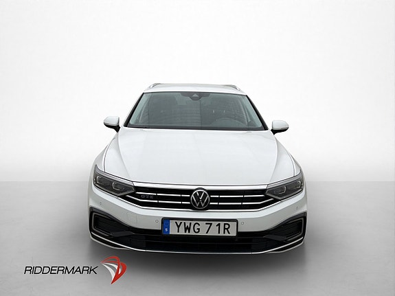 Volkswagen Passat 4 of 30
