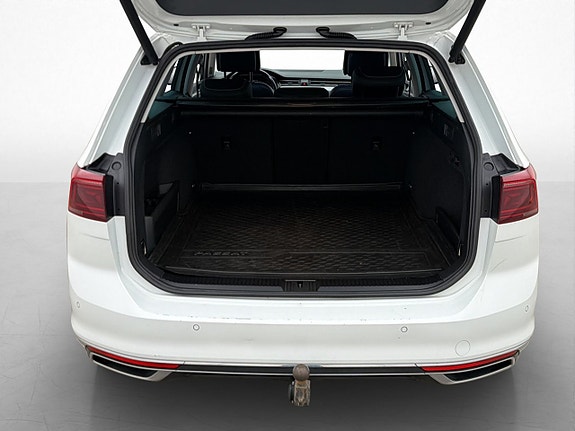 Volkswagen Passat 22 of 30