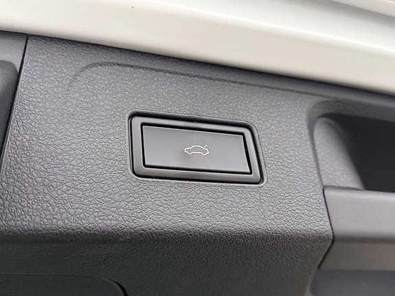 Volkswagen Passat 15 of 30