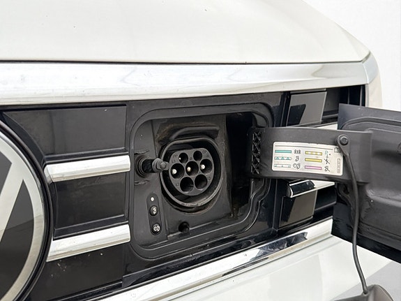 Volkswagen Passat 11 of 30