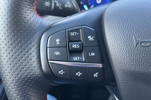 Ford Kuga 15 of 18