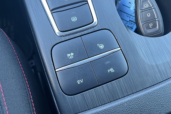 Ford Kuga 18 of 18