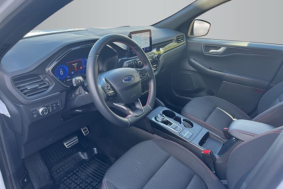Ford Kuga 10 of 18