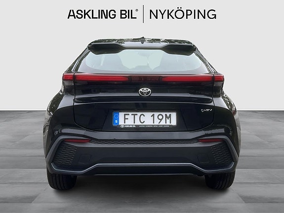 Toyota C-HR 4 of 11