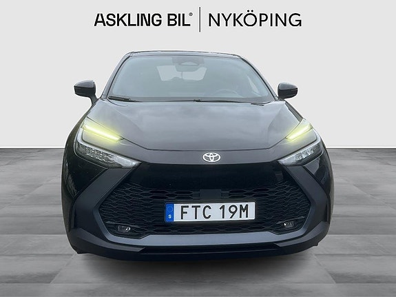Toyota C-HR 5 of 11