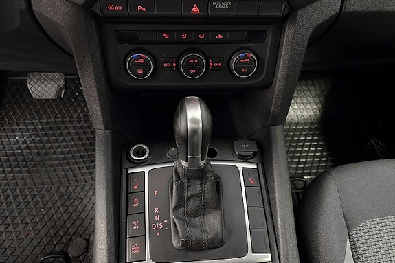 Volkswagen Amarok 15 of 17