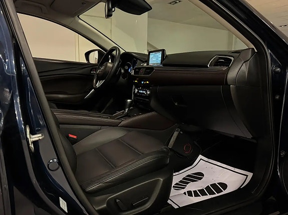 Mazda 6 4 of 7