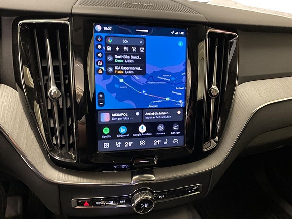 Volvo XC60 10 of 23