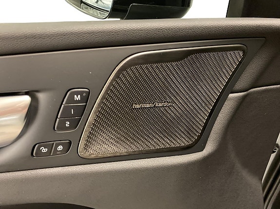 Volvo XC60 15 of 23