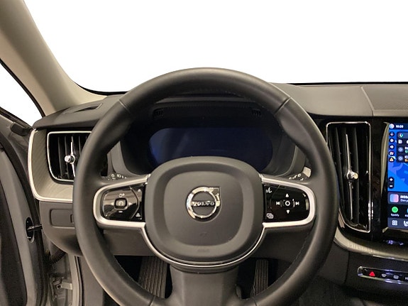 Volvo XC60 8 of 23