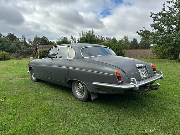 Jaguar 420 2 of 8
