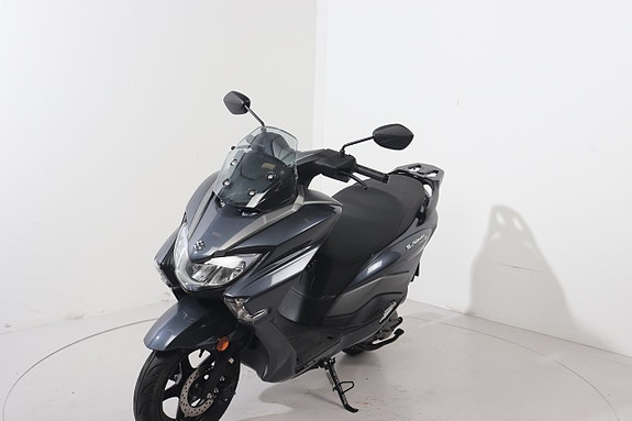 Suzuki UB125 BURGMAN 4 of 7