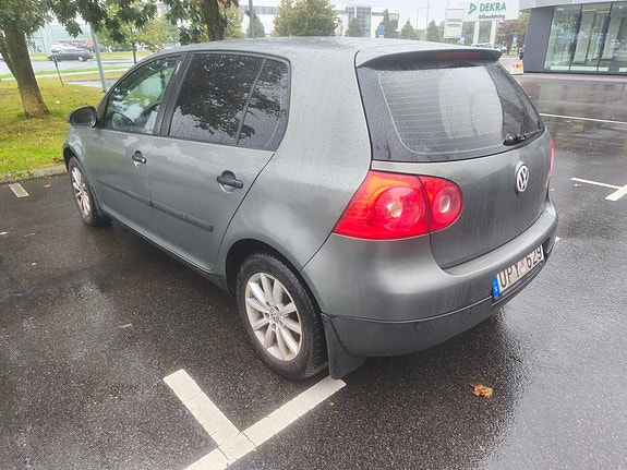 Volkswagen Golf V 2 of 4