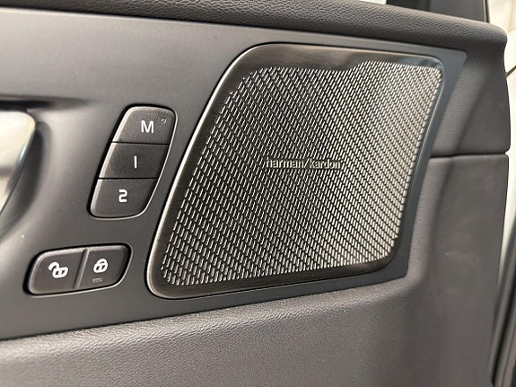 Volvo XC60 9 of 12