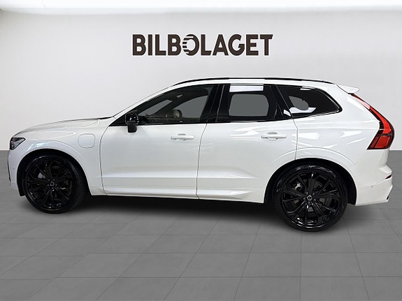 Volvo XC60 2 of 12