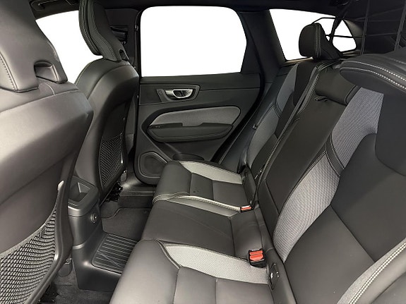 Volvo XC60 10 of 12