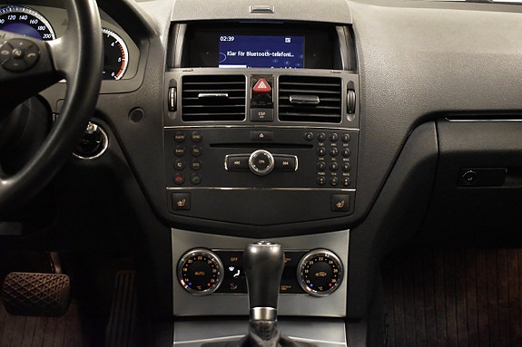 Mercedes-Benz C220 11 of 13