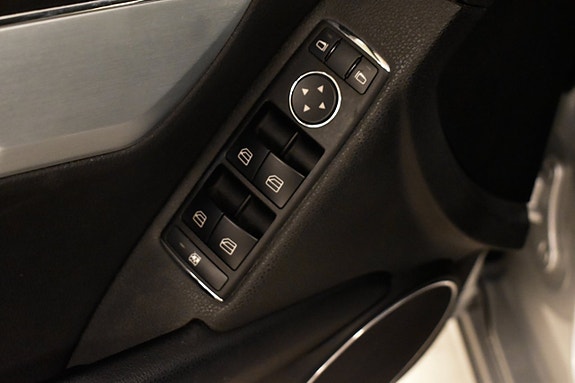 Mercedes-Benz C220 7 of 13