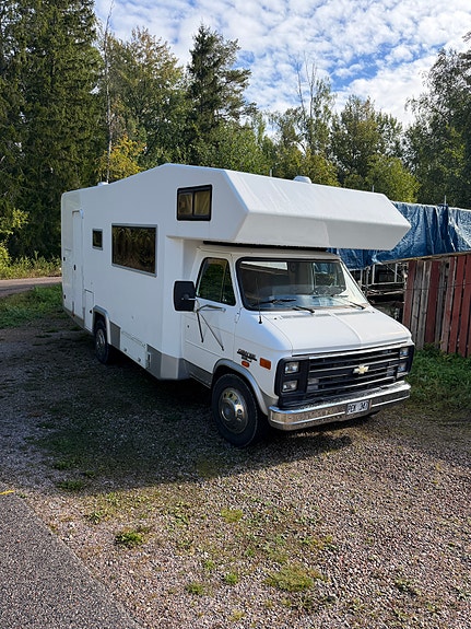 Chevrolet G30 2 of 11