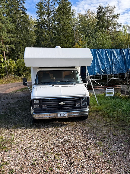 Chevrolet G30 4 of 11