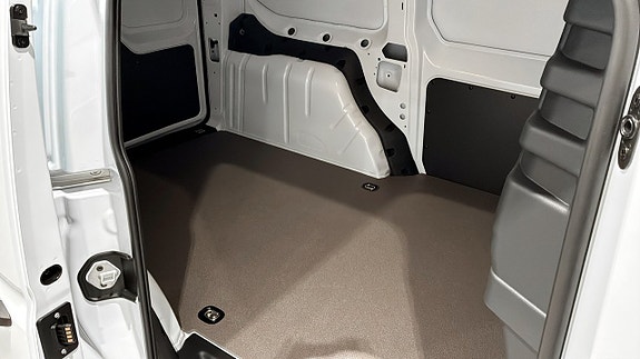 Ford Transit Connect 5 of 16