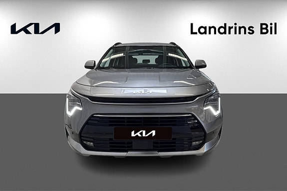 Kia Niro 2 of 18