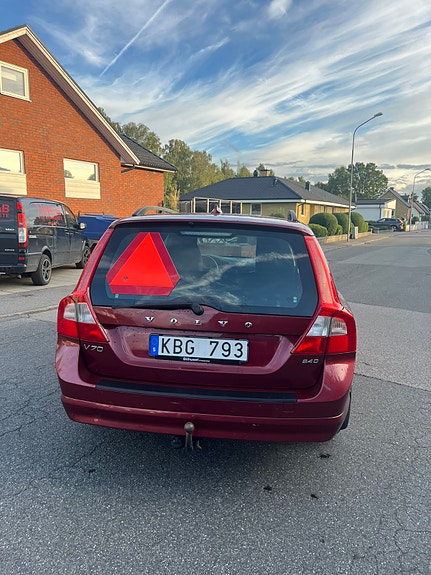 Volvo V70 6 of 8