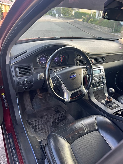 Volvo V70 7 of 8