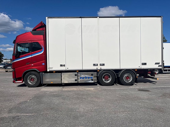 Volvo FH16 750 hk 6x2 Fjärrbil skåpbil transportskåp 2 of 25