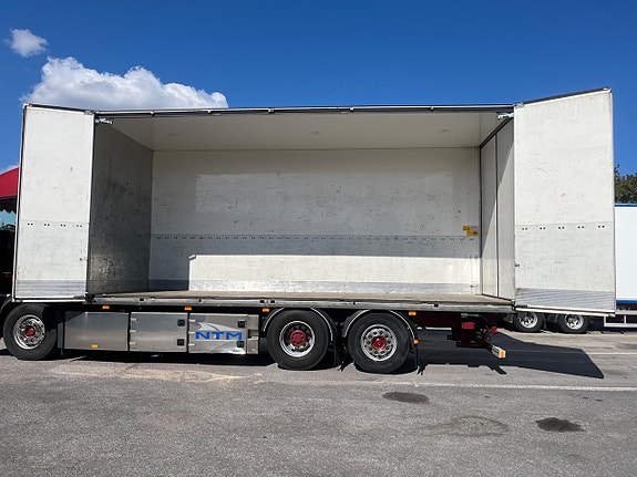 Volvo FH16 750 hk 6x2 Fjärrbil skåpbil transportskåp 16 of 25
