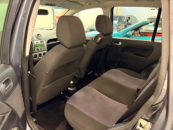 Ford Fusion 27 of 28