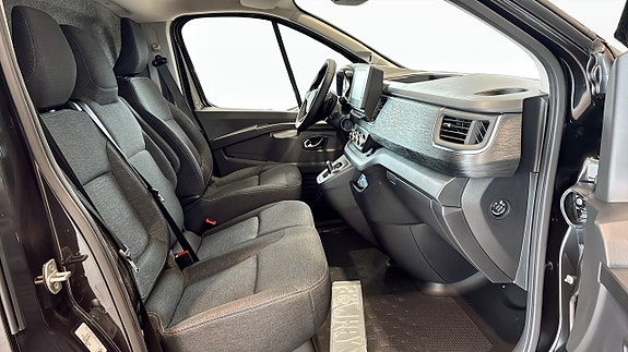 Renault Trafic 3 of 12