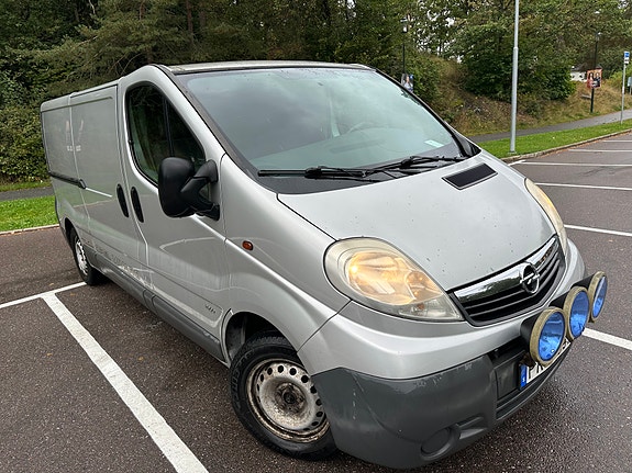Opel Vivaro 2 of 30