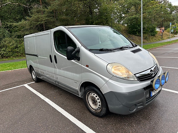 Opel Vivaro 14 of 30