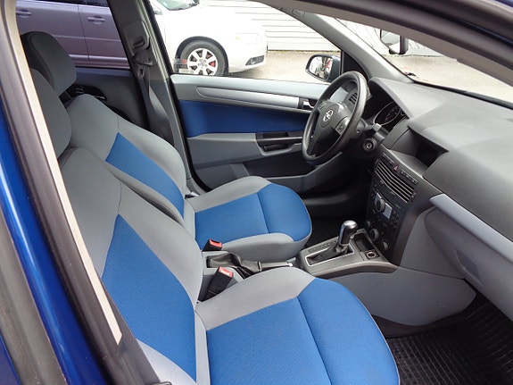 Opel Astra 8 of 11