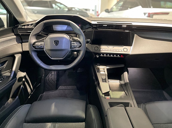 Peugeot 308 SW 13 of 21