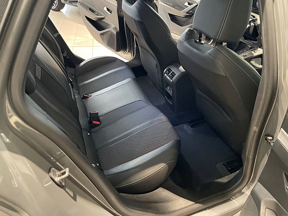 Peugeot 308 SW 19 of 21