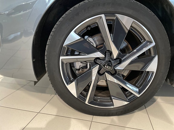 Peugeot 308 SW 10 of 21