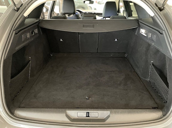 Peugeot 308 SW 21 of 21