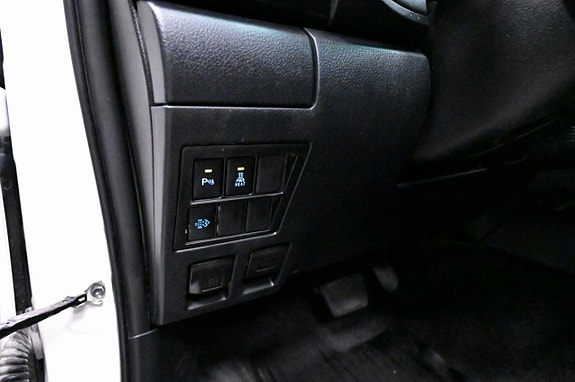 Toyota HiLux 17 of 25