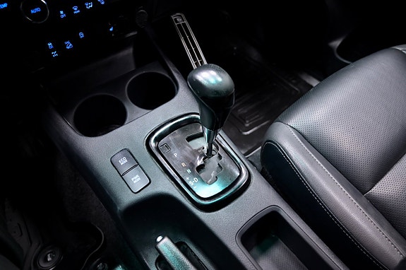 Toyota HiLux 19 of 25