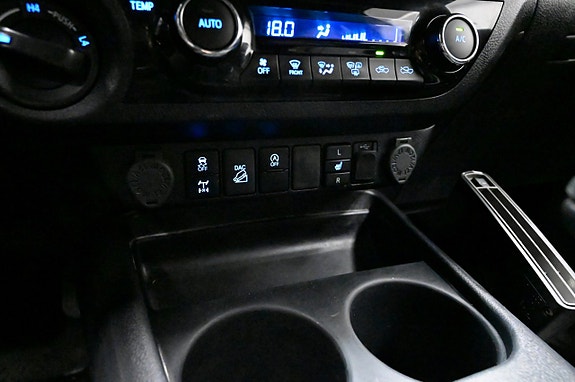 Toyota HiLux 20 of 25