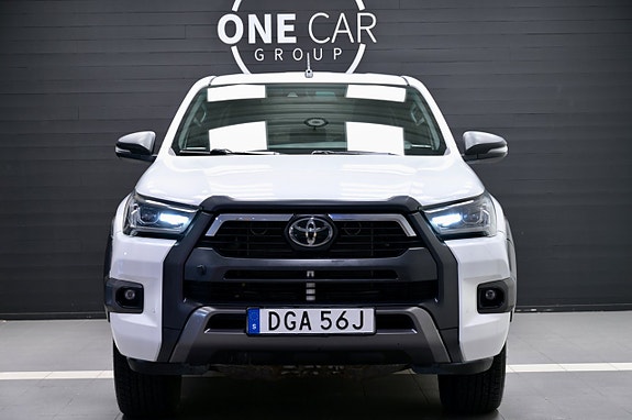 Toyota HiLux 2 of 25