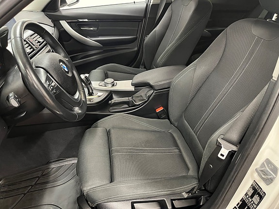 BMW 320d 12 of 22