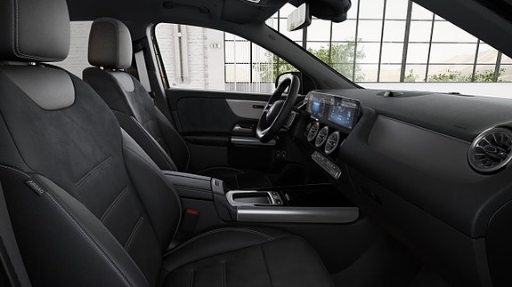 Mercedes-Benz GLA250 e 2 of 2