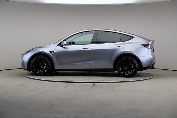 Tesla Model Y 4 of 26