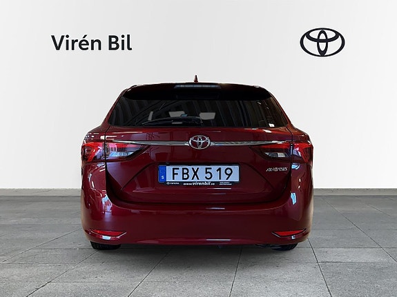 Toyota Avensis 4 of 10