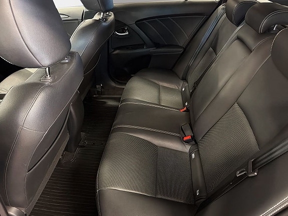 Toyota Avensis 7 of 10
