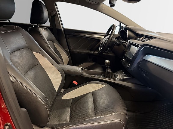 Toyota Avensis 6 of 10