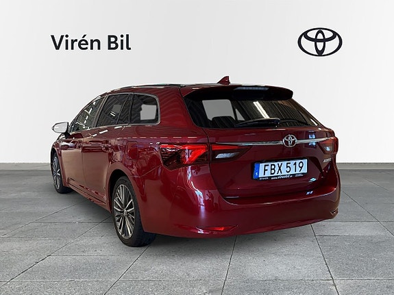 Toyota Avensis 2 of 10
